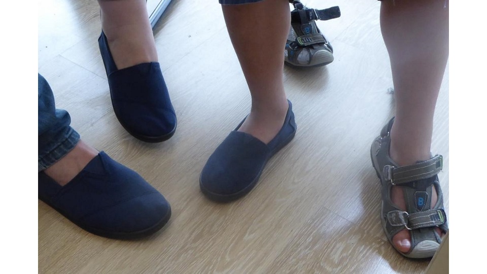 Προσφορά Δωρεάν παπούτσια στα παιδιά των ωφελούμενων οικογενειών του Κοινωνικού Παντοπωλείου του Δήμου Αγίας Παρασκευής