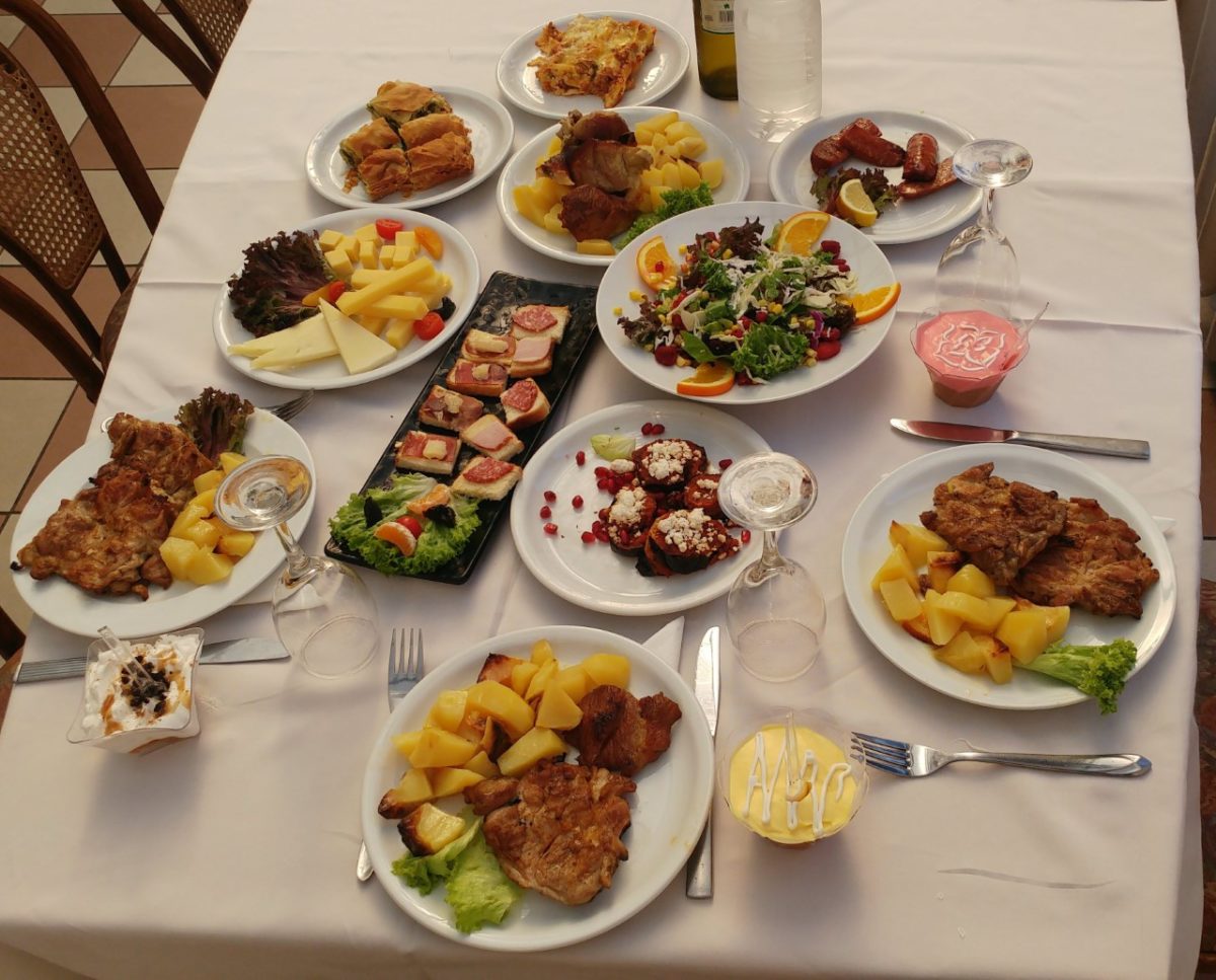 Γεύμα αγάπης από τον Δήμο Ιλίου