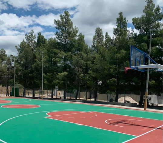 Δήμος Λυκόβρυσης – Πεύκης: Ανοιχτά γήπεδα μπάσκετ και βόλεϊ στο Προαύλιο του Λυκείου