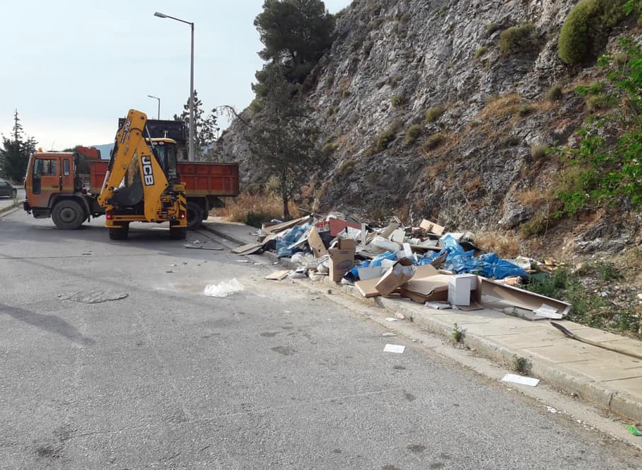 Δήμος Γαλατσίου: Η Υπηρεσία Καθαριότητας μάζεψε (πάλι) τα μπάζα από το Αττικό Άλσος