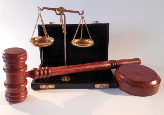 Δίκη για επίθεση με βιτριόλι : Να κηρυχθεί ένοχη για την απόπειρα ανθρωποκτονίας με ενδεχόμενο δόλο ζήτησε ο Εισαγγελέας