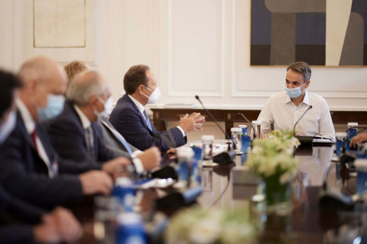 Συνάντηση του Πρωθυπουργού Κυριάκου Μητσοτάκη με την Πανελλήνια Ένωση Φαρμακοβιομηχανίας