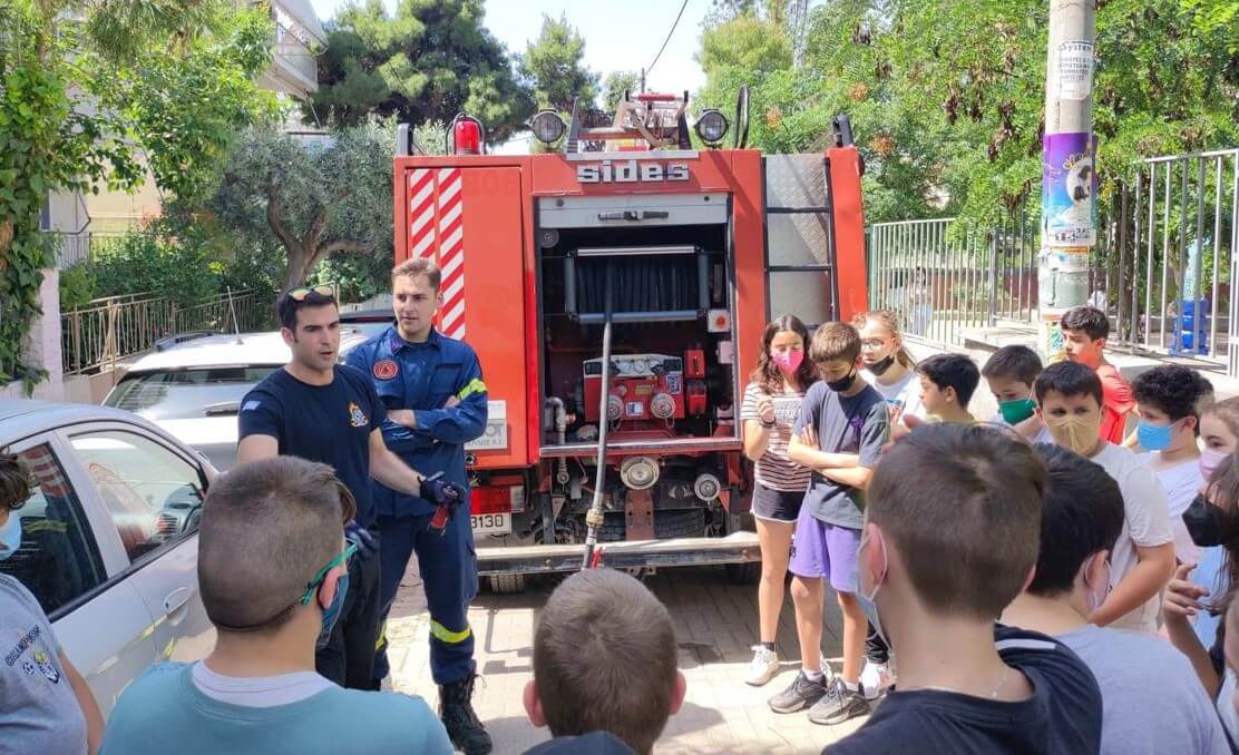 Μαθήματα Πολιτικής Προστασίας από την Πυροσβεστική και τον Δήμο Ηρακλείου Αττικής στα σχολεία της πόλης