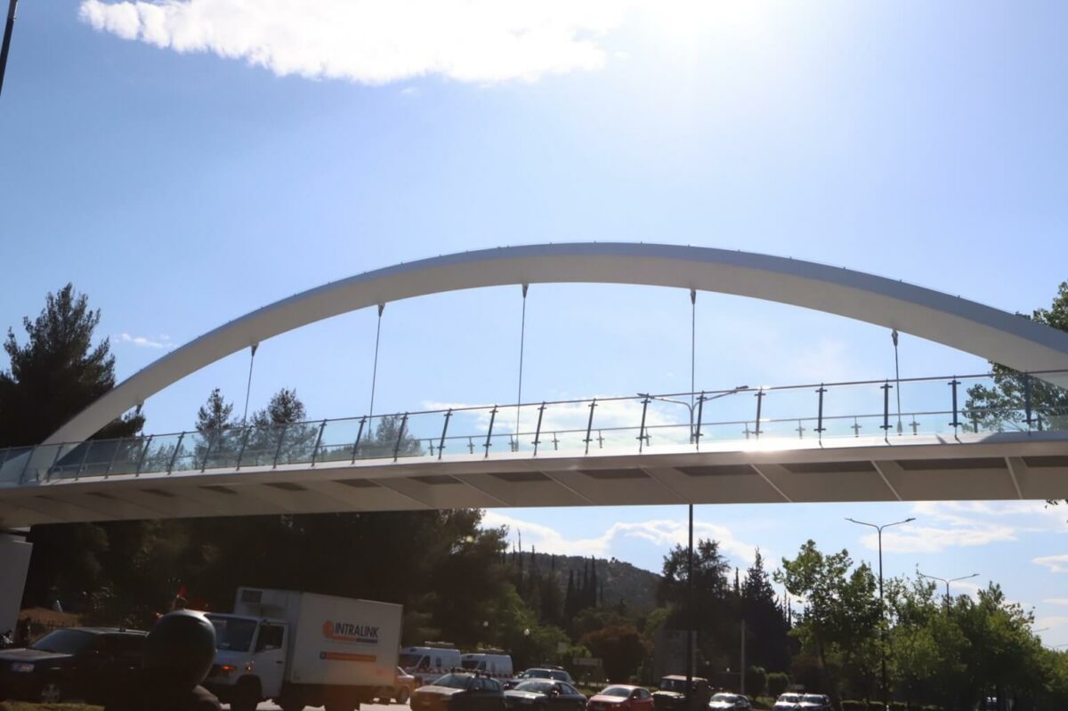 Παραδόθηκε στους πολίτες η νέα σύγχρονη πεζογέφυρα στο Χαϊδάρι