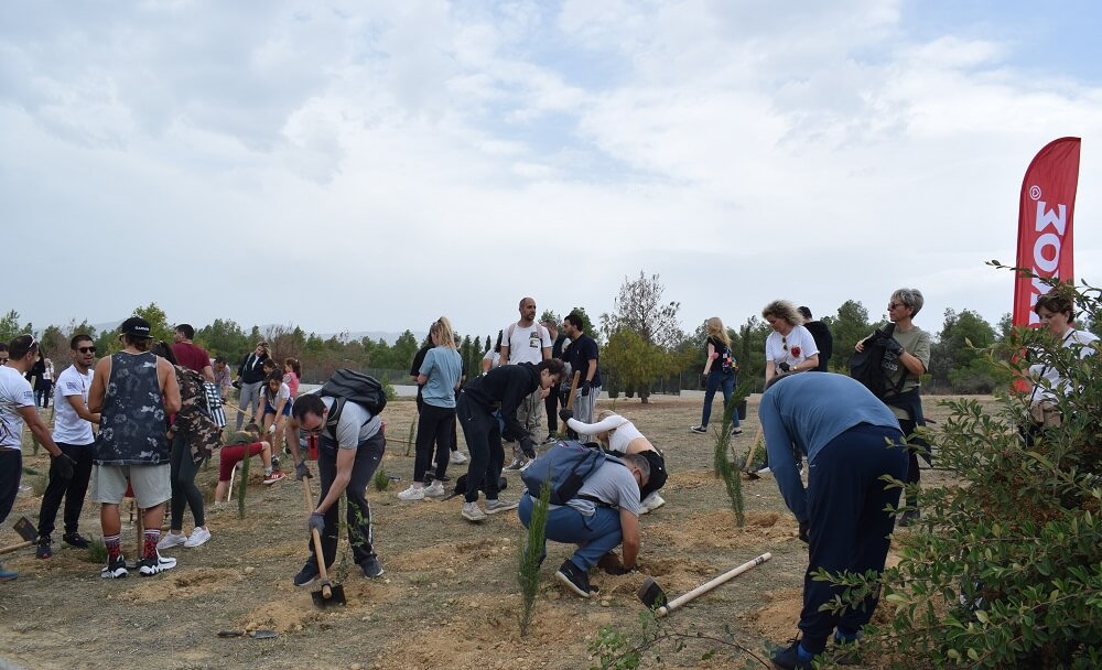 Δήμος Γαλατσίου: 1000 δένδρα φύτεψαν περίπου 300 εθελοντές στην 4η εθελοντική δενδροφύτευση
