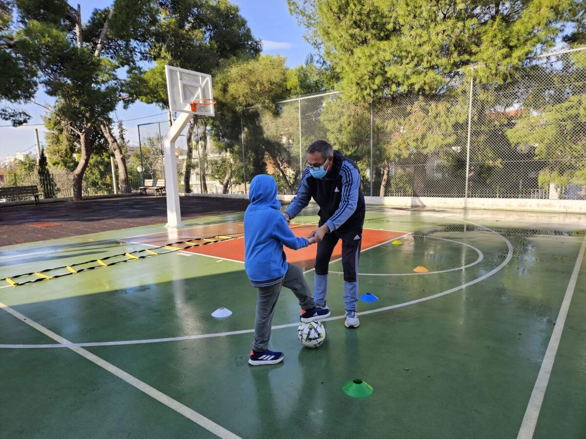 Δήμος Ηρακλείου: Τα παιδιά του Ειδικού Σχολείου μαθαίνουν ποδόσφαιρο