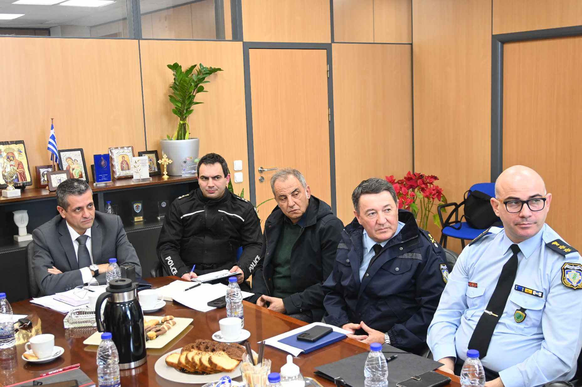 Διευρυμένη σύσκεψη του Δημάρχου Αχαρνών με υψηλόβαθμα στελέχη της ΕΛΑΣ