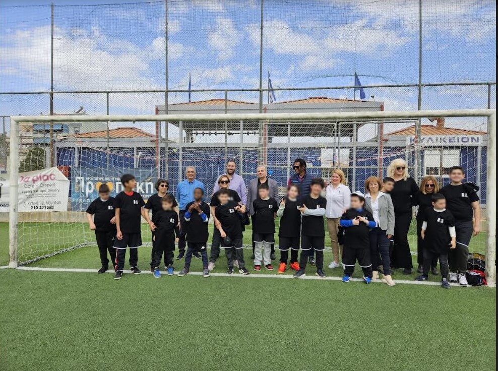 Τα παιδιά του Ειδικού Σχολείου έπαιξαν ποδόσφαιρο στο γήπεδο του Δήμου Ηρακλείου Αττικής